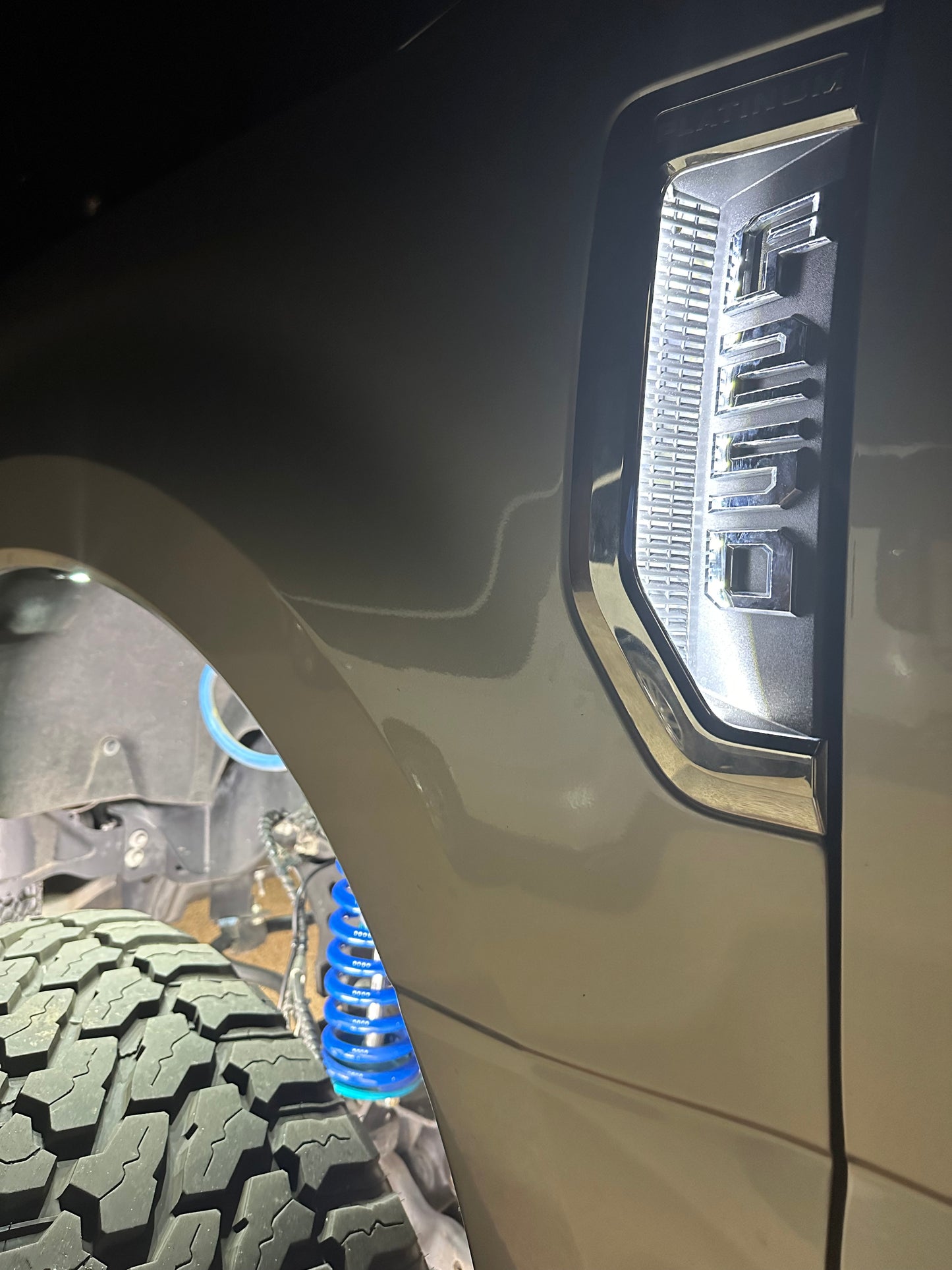 17-22 F250/F350 Fender Vent Badge Lights